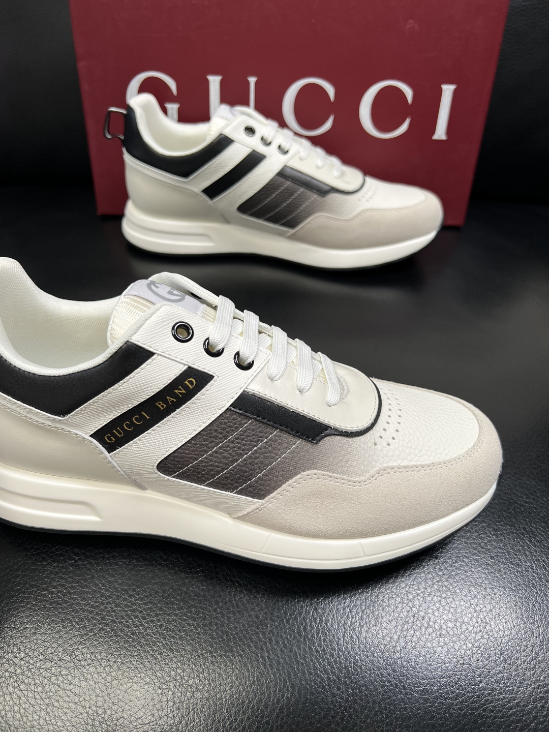 Gucci 高品质 顶级工艺品 古奇专柜新款，原厂配置意大利进口牛皮面料，进口牛皮内里垫，透气舒适，鞋底