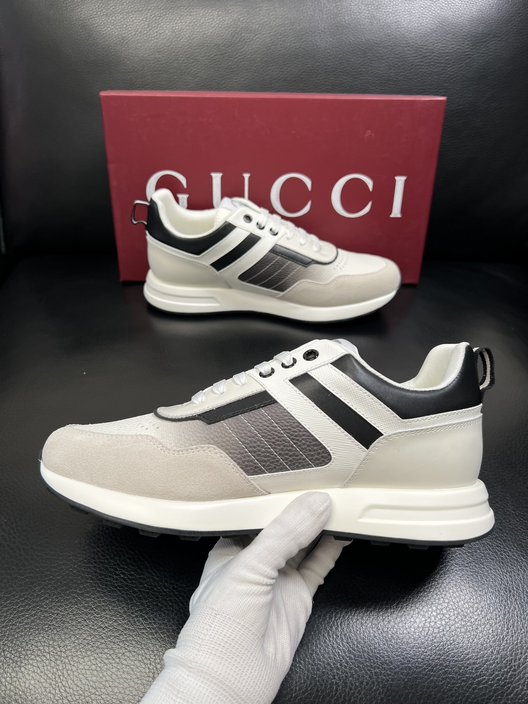 Gucci 高品质 顶级工艺品 古奇专柜新款，原厂配置意大利进口牛皮面料，进口牛皮内里垫，透气舒适，鞋底