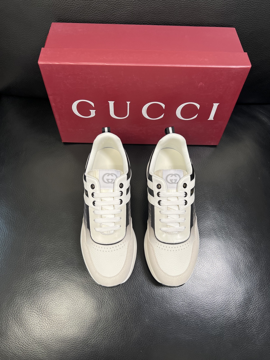 Gucci 高品质 顶级工艺品 古奇专柜新款，原厂配置意大利进口牛皮面料，进口牛皮内里垫，透气舒适，鞋底