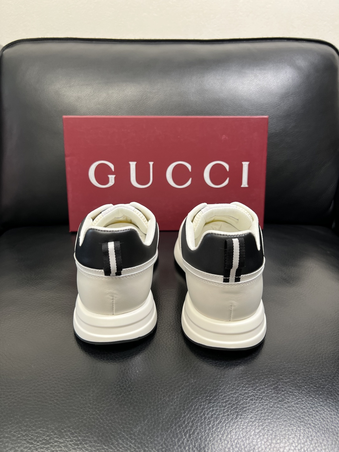 Gucci 高品质 顶级工艺品 古奇专柜新款，原厂配置意大利进口牛皮面料，进口牛皮内里垫，透气舒适，鞋底