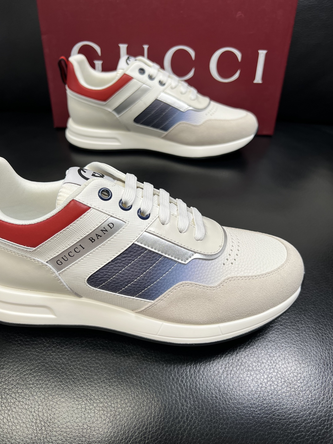 Gucci 高品质 顶级工艺品 古奇专柜新款，原厂配置意大利进口牛皮面料，进口牛皮内里垫，透气舒适，鞋底