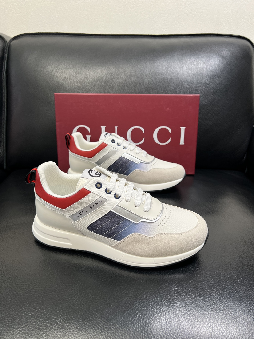 Gucci 高品质 顶级工艺品 古奇专柜新款，原厂配置意大利进口牛皮面料，进口牛皮内里垫，透气舒适，鞋底