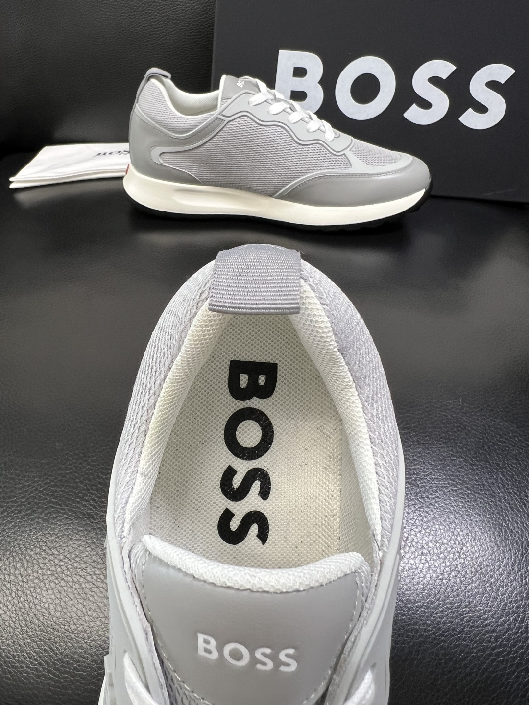 BOSS 高品质 顶级工艺品 博斯 专柜同步原厂配置，意大利进口牛皮面料牛内里垫，高品质拼接复杂工艺，透