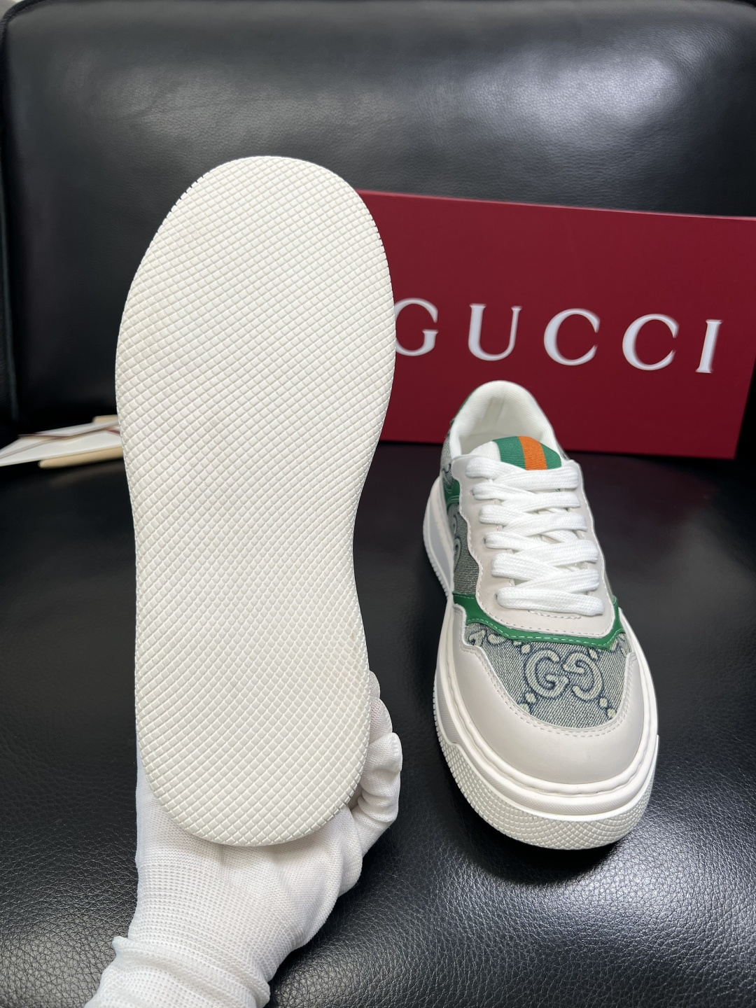 Gucci 顶级代购 古奇专柜新款，原厂配置意大利进口牛皮搭配印花布面料，进口牛皮内里垫，透气舒适，鞋底