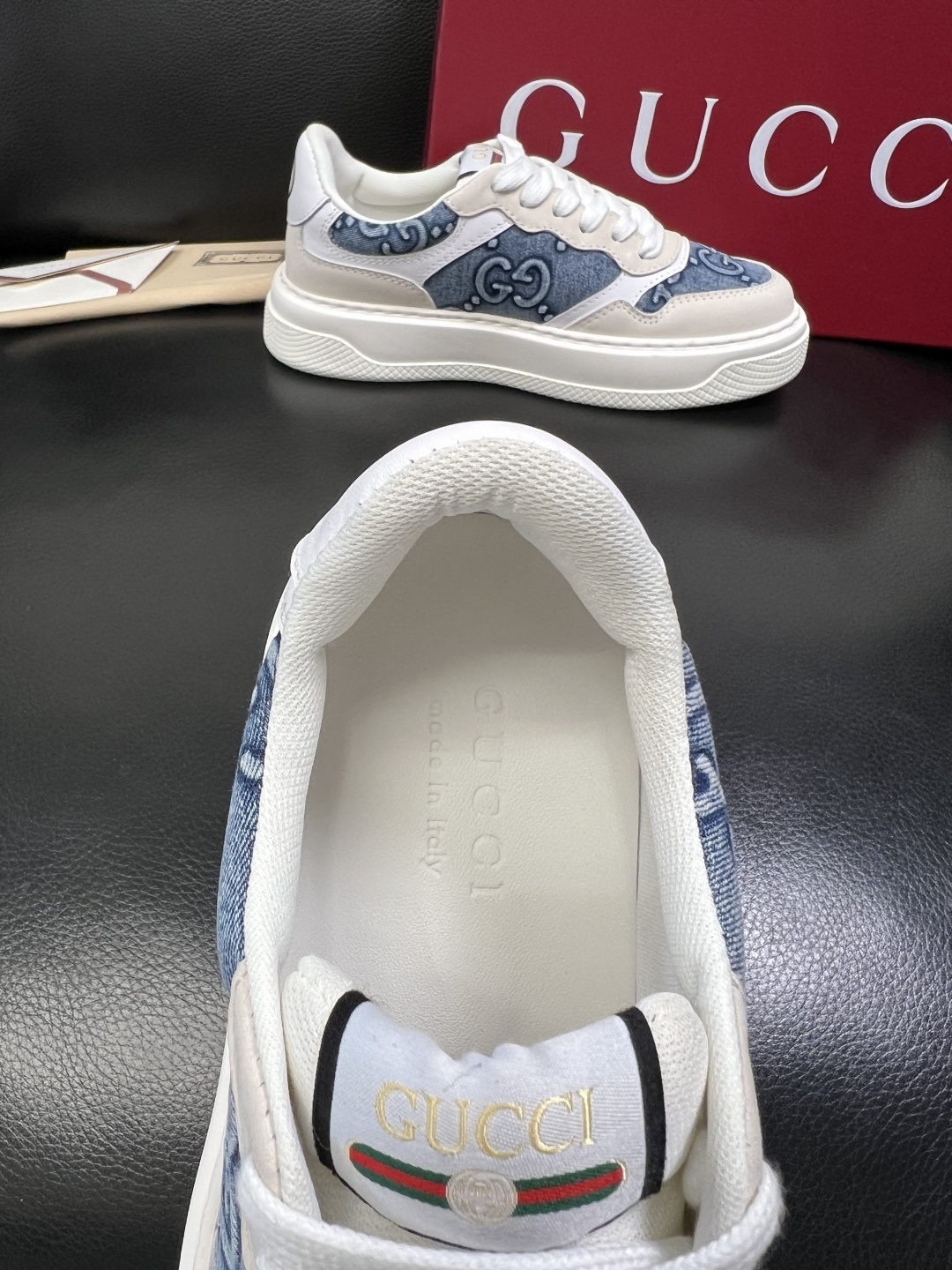 Gucci 顶级代购 古奇专柜新款，原厂配置意大利进口牛皮搭配印花布面料，进口牛皮内里垫，透气舒适，鞋底