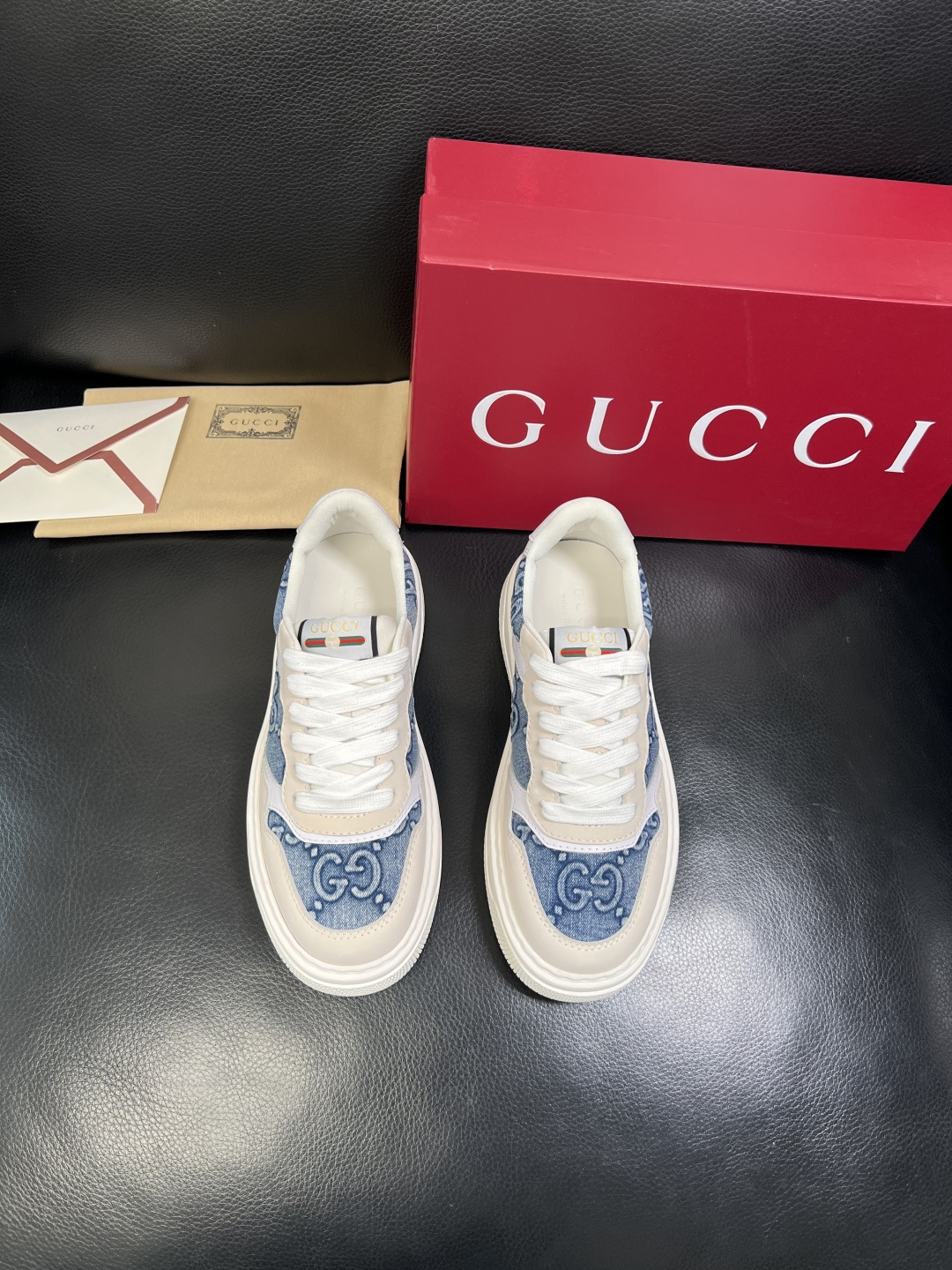 Gucci 顶级代购 古奇专柜新款，原厂配置意大利进口牛皮搭配印花布面料，进口牛皮内里垫，透气舒适，鞋底