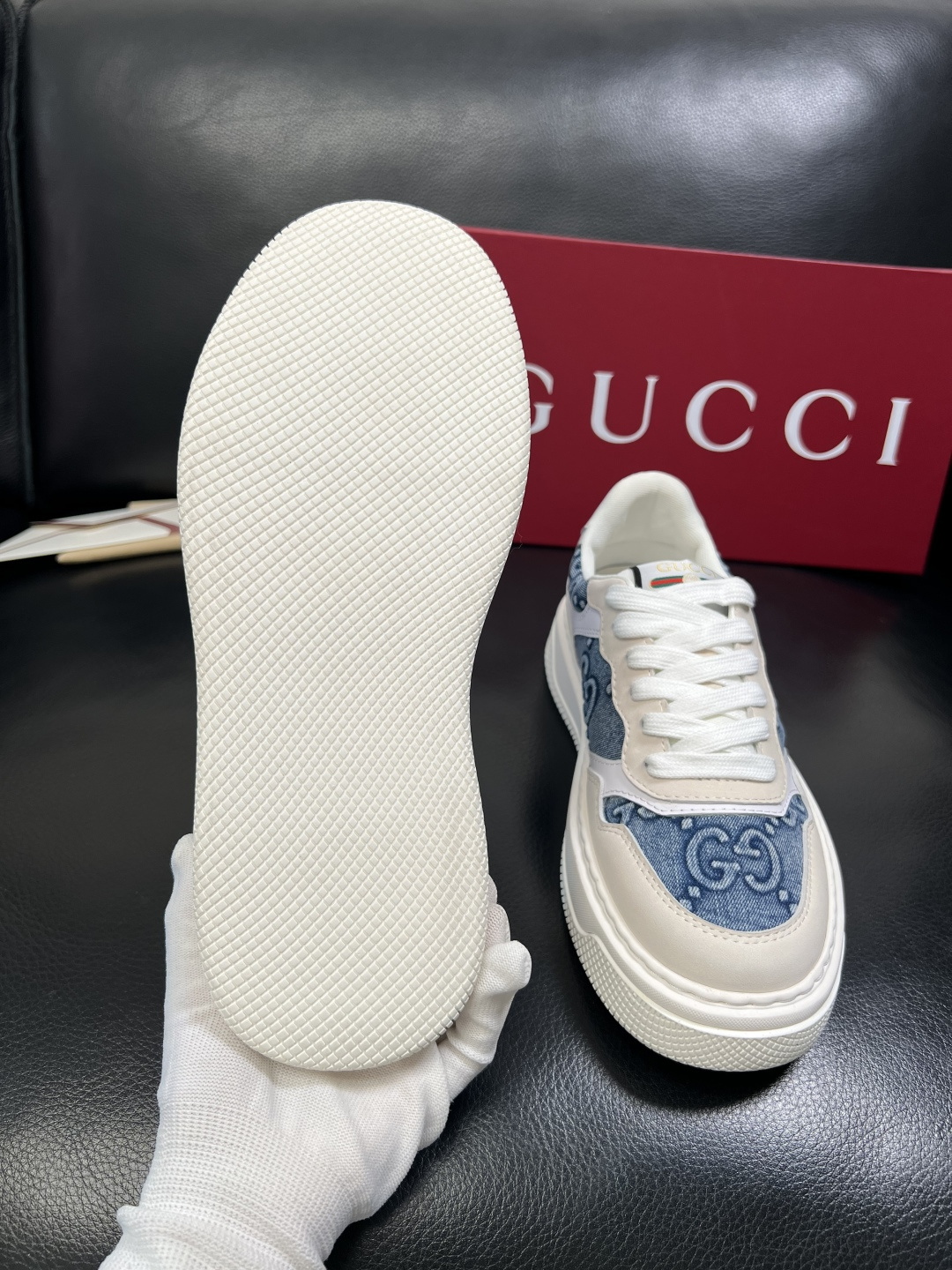 Gucci 顶级代购 古奇专柜新款，原厂配置意大利进口牛皮搭配印花布面料，进口牛皮内里垫，透气舒适，鞋底
