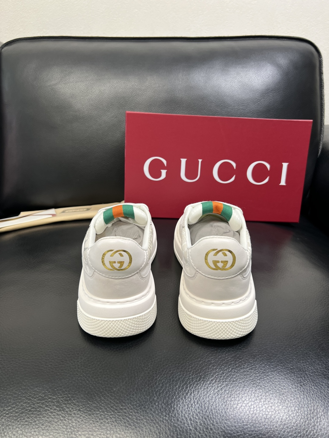 Gucci 顶级代购 古奇专柜新款，原厂配置意大利进口牛皮搭配印花布面料，进口牛皮内里垫，透气舒适，鞋底