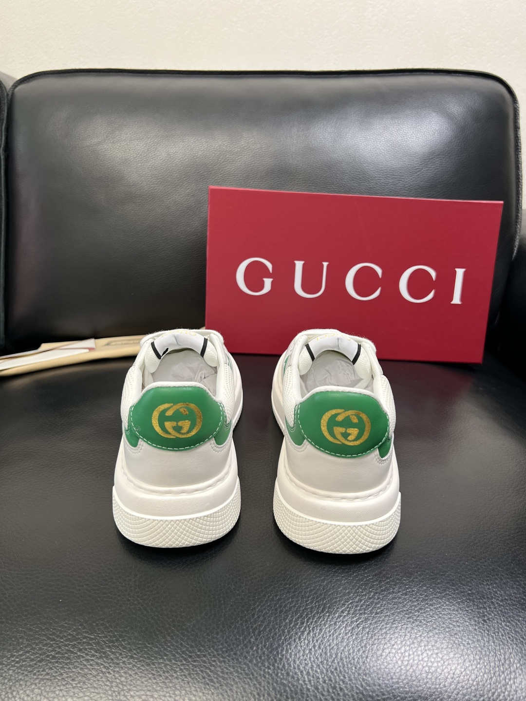 Gucci 顶级代购 古奇专柜新款，原厂配置意大利进口牛皮搭配印花布面料，进口牛皮内里垫，透气舒适，鞋底