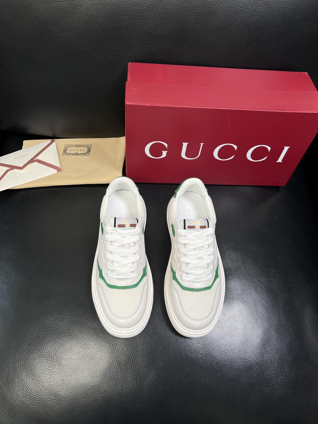 Gucci 顶级代购 古奇专柜新款，原厂配置意大利进口牛皮搭配印花布面料，进口牛皮内里垫，透气舒适，鞋底