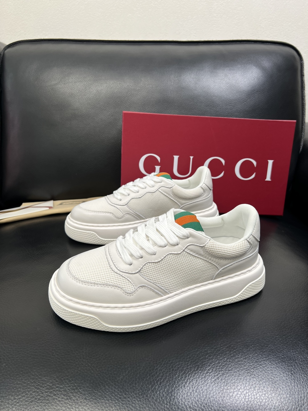 Gucci 顶级代购 古奇专柜新款，原厂配置意大利进口牛皮搭配印花布面料，进口牛皮内里垫，透气舒适，鞋底