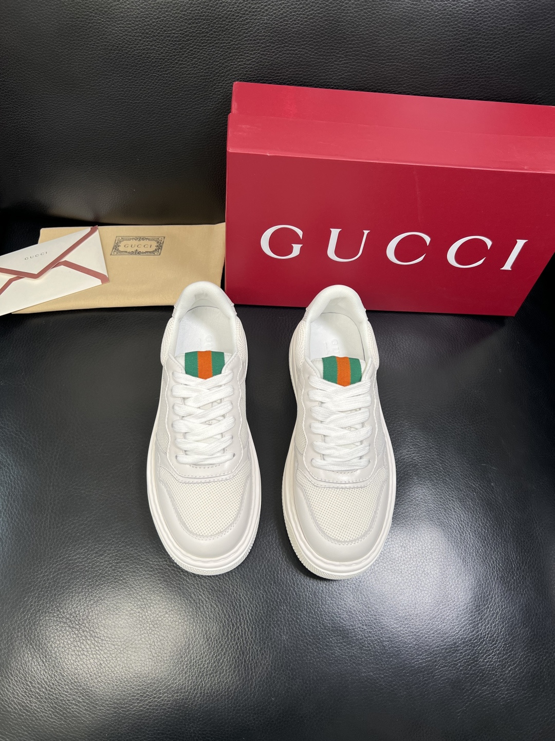 Gucci 顶级代购 古奇专柜新款，原厂配置意大利进口牛皮搭配印花布面料，进口牛皮内里垫，透气舒适，鞋底