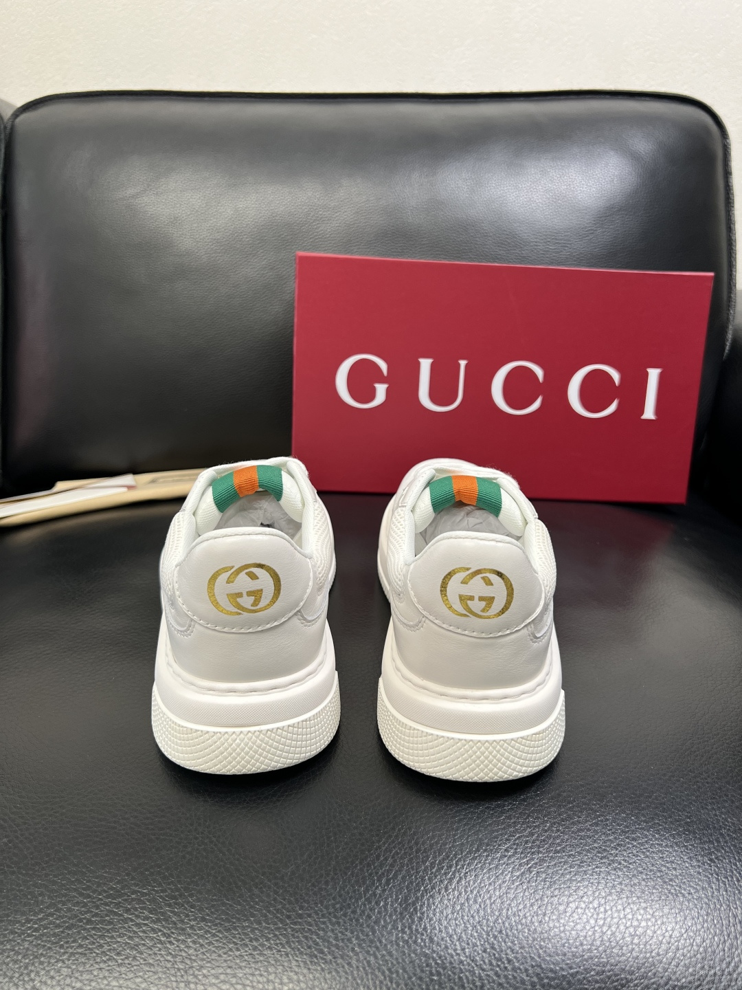 Gucci 顶级代购 古奇专柜新款，原厂配置意大利进口牛皮搭配印花布面料，进口牛皮内里垫，透气舒适，鞋底
