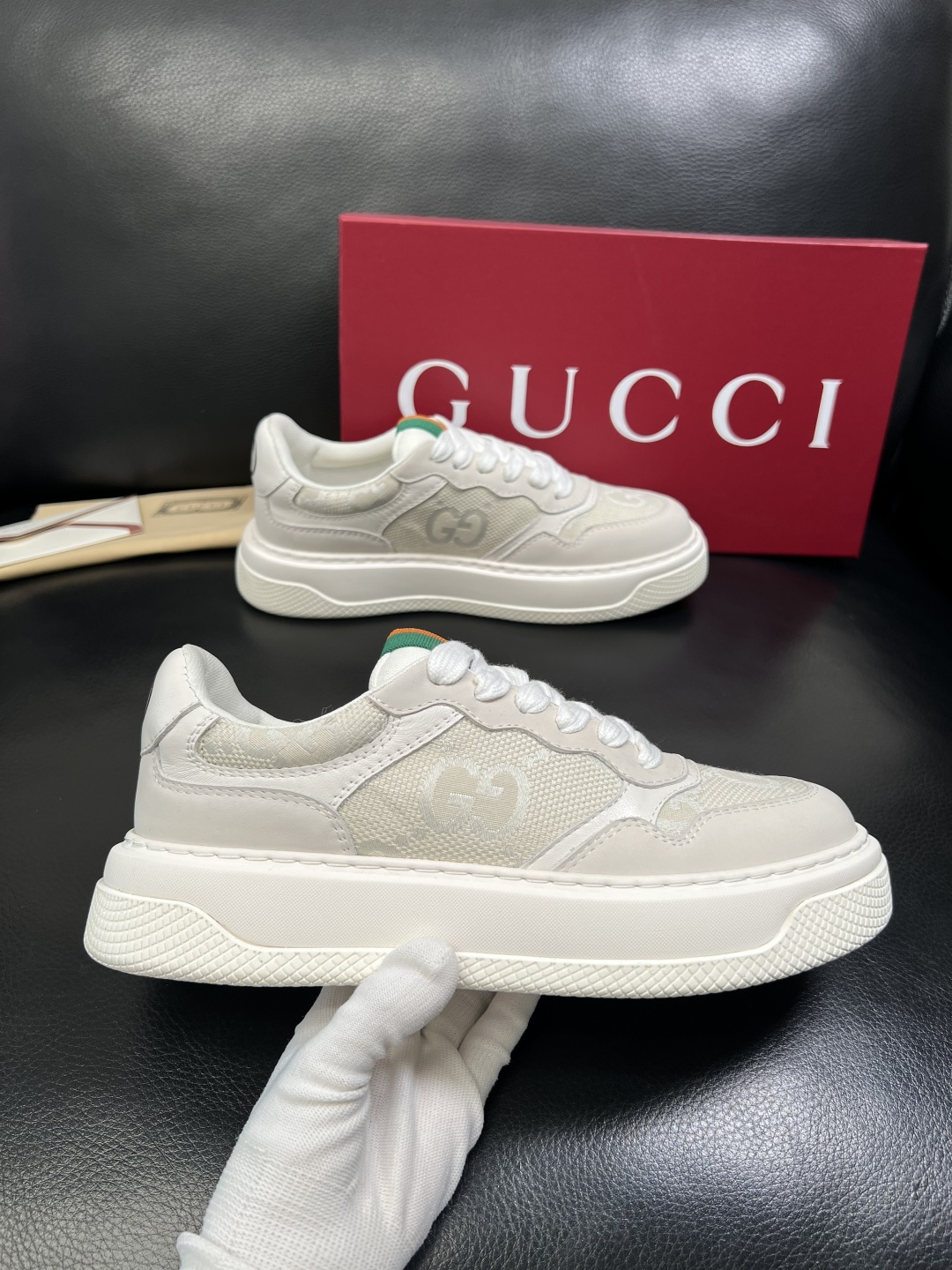 Gucci 顶级代购 古奇专柜新款，原厂配置意大利进口牛皮搭配印花布面料，进口牛皮内里垫，透气舒适，鞋底