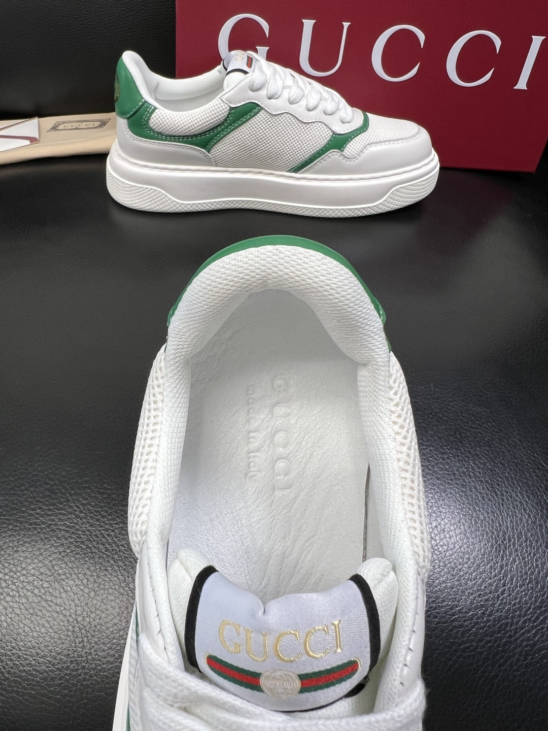 Gucci 顶级代购 古奇专柜新款，原厂配置意大利进口牛皮搭配印花布面料，进口牛皮内里垫，透气舒适，鞋底