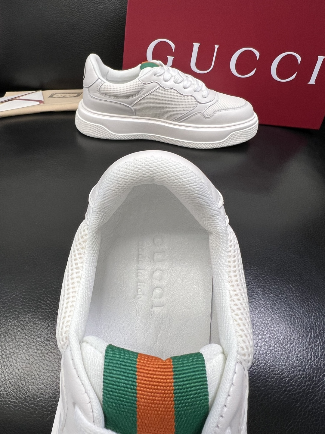 Gucci 顶级代购 古奇专柜新款，原厂配置意大利进口牛皮搭配印花布面料，进口牛皮内里垫，透气舒适，鞋底