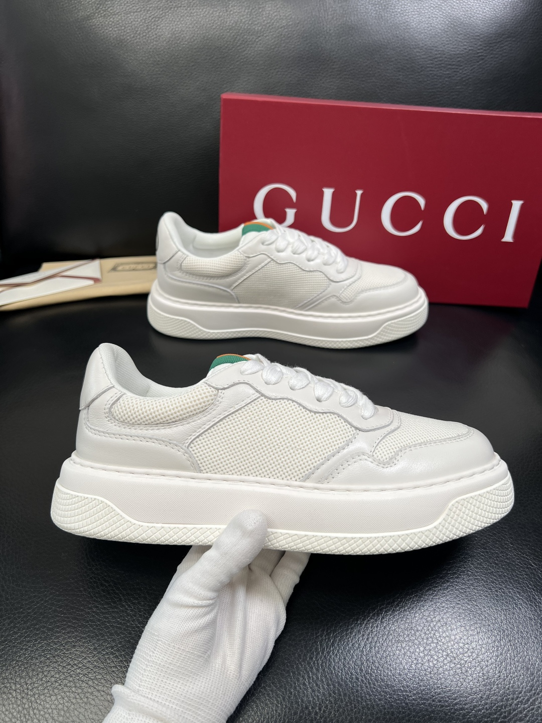 Gucci 顶级代购 古奇专柜新款，原厂配置意大利进口牛皮搭配印花布面料，进口牛皮内里垫，透气舒适，鞋底