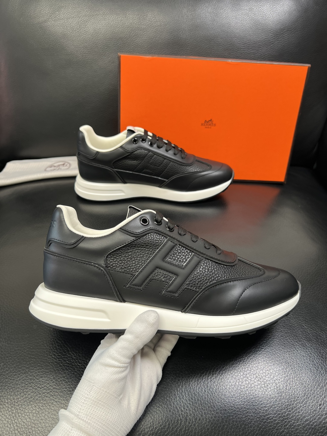 Hermes 高品质 顶级工艺品 爱马仕 专柜同步发售原厂配置，意大利进口原版牛皮面料，高品质拼接工艺，