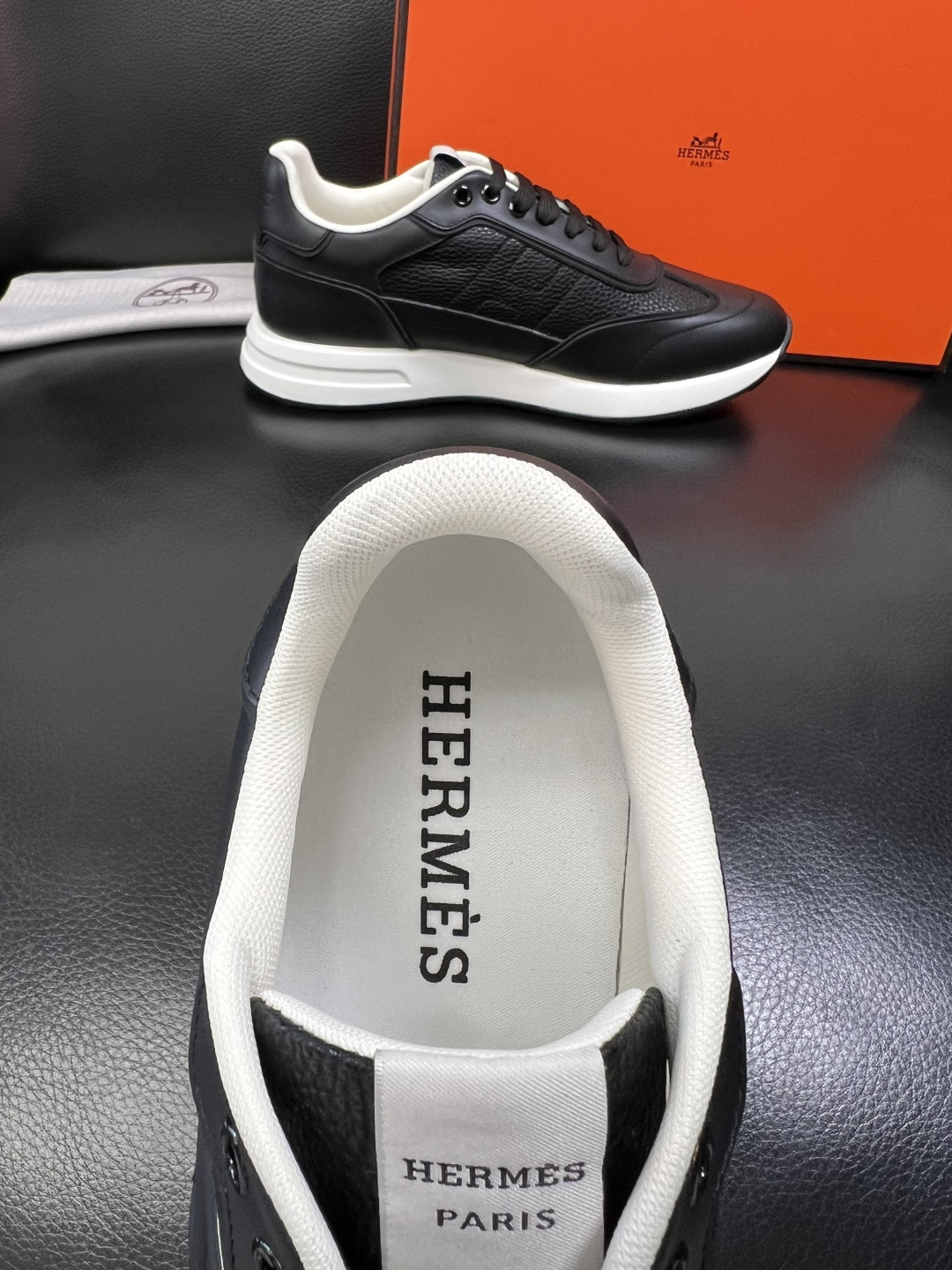 Hermes 高品质 顶级工艺品 爱马仕 专柜同步发售原厂配置，意大利进口原版牛皮面料，高品质拼接工艺，