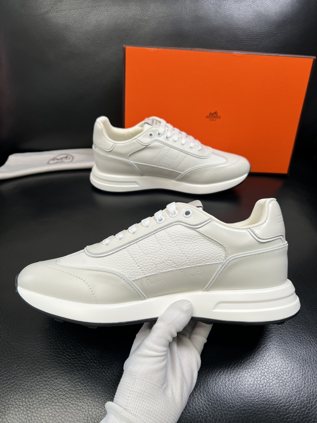 Hermes 高品质 顶级工艺品 爱马仕 专柜同步发售原厂配置，意大利进口原版牛皮面料，高品质拼接工艺，