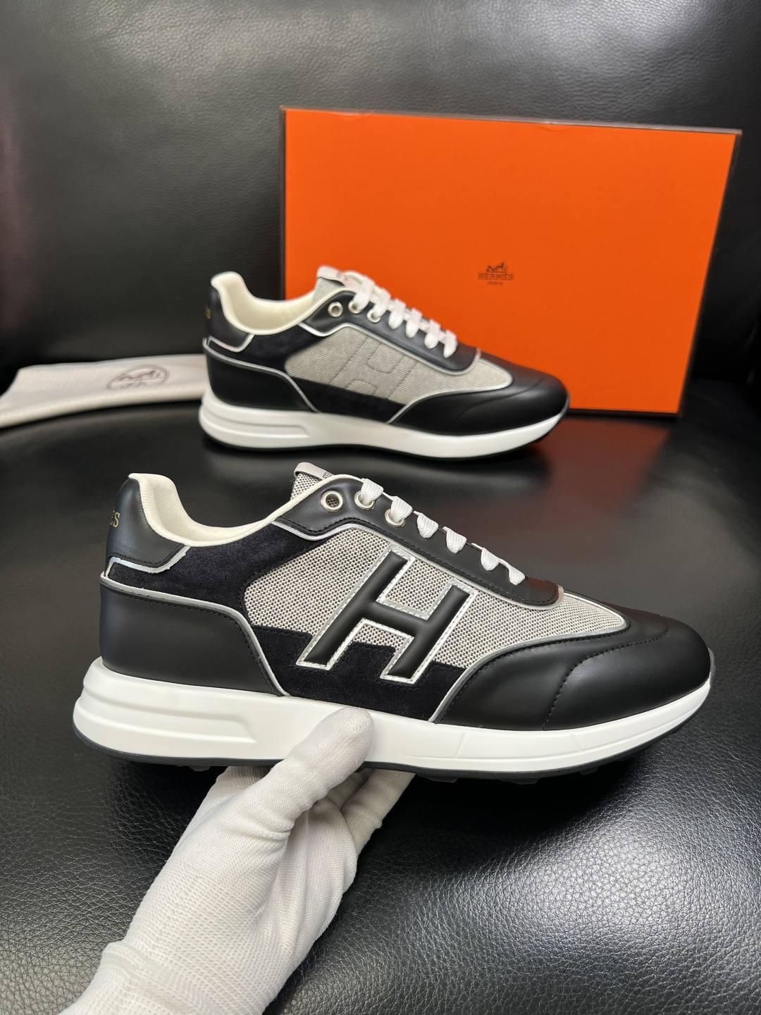 Hermes 高品质 顶级工艺品 爱马仕 专柜同步发售原厂配置，意大利进口原版牛皮面料，高品质拼接工艺，