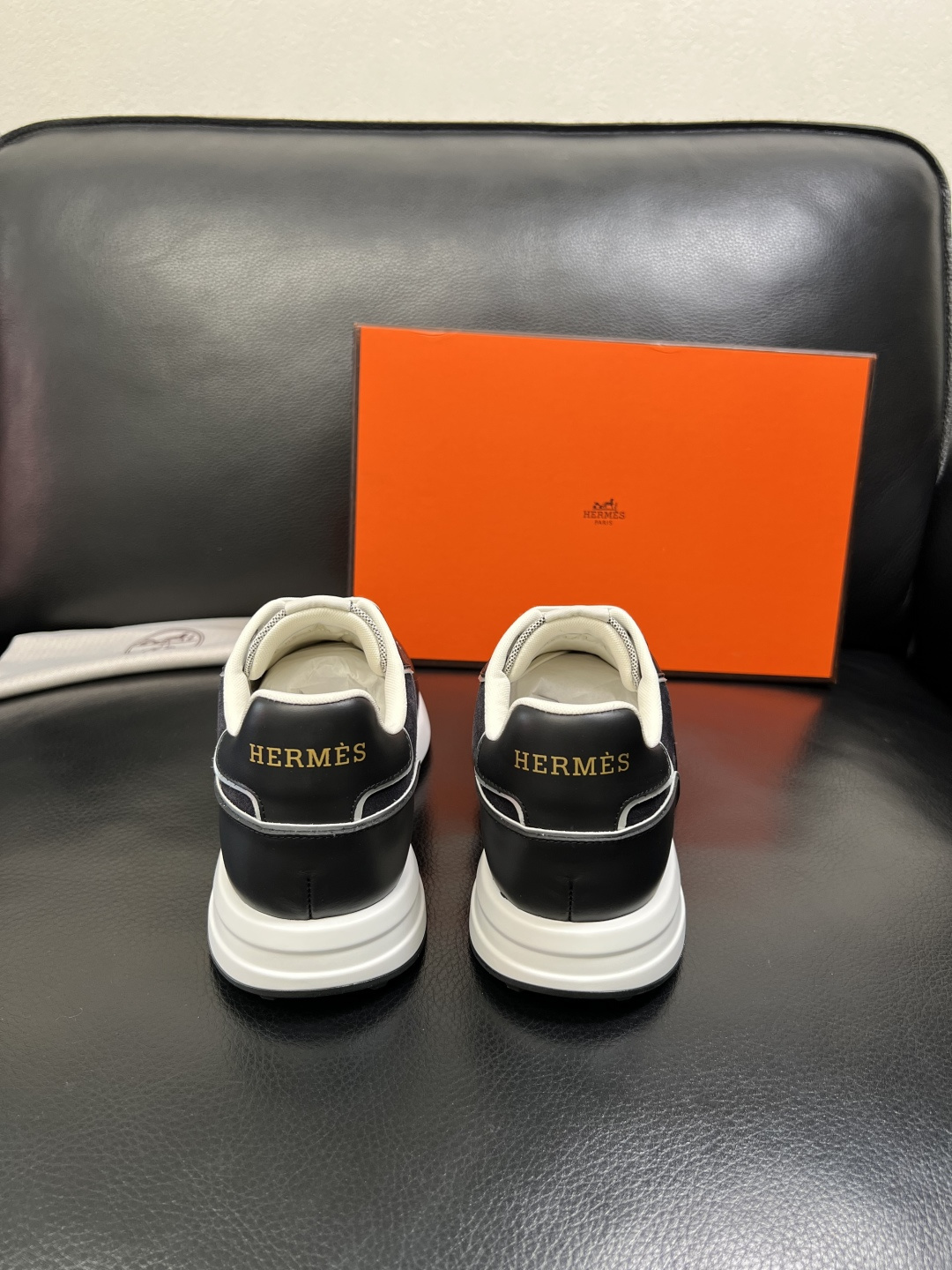 Hermes 高品质 顶级工艺品 爱马仕 专柜同步发售原厂配置，意大利进口原版牛皮面料，高品质拼接工艺，