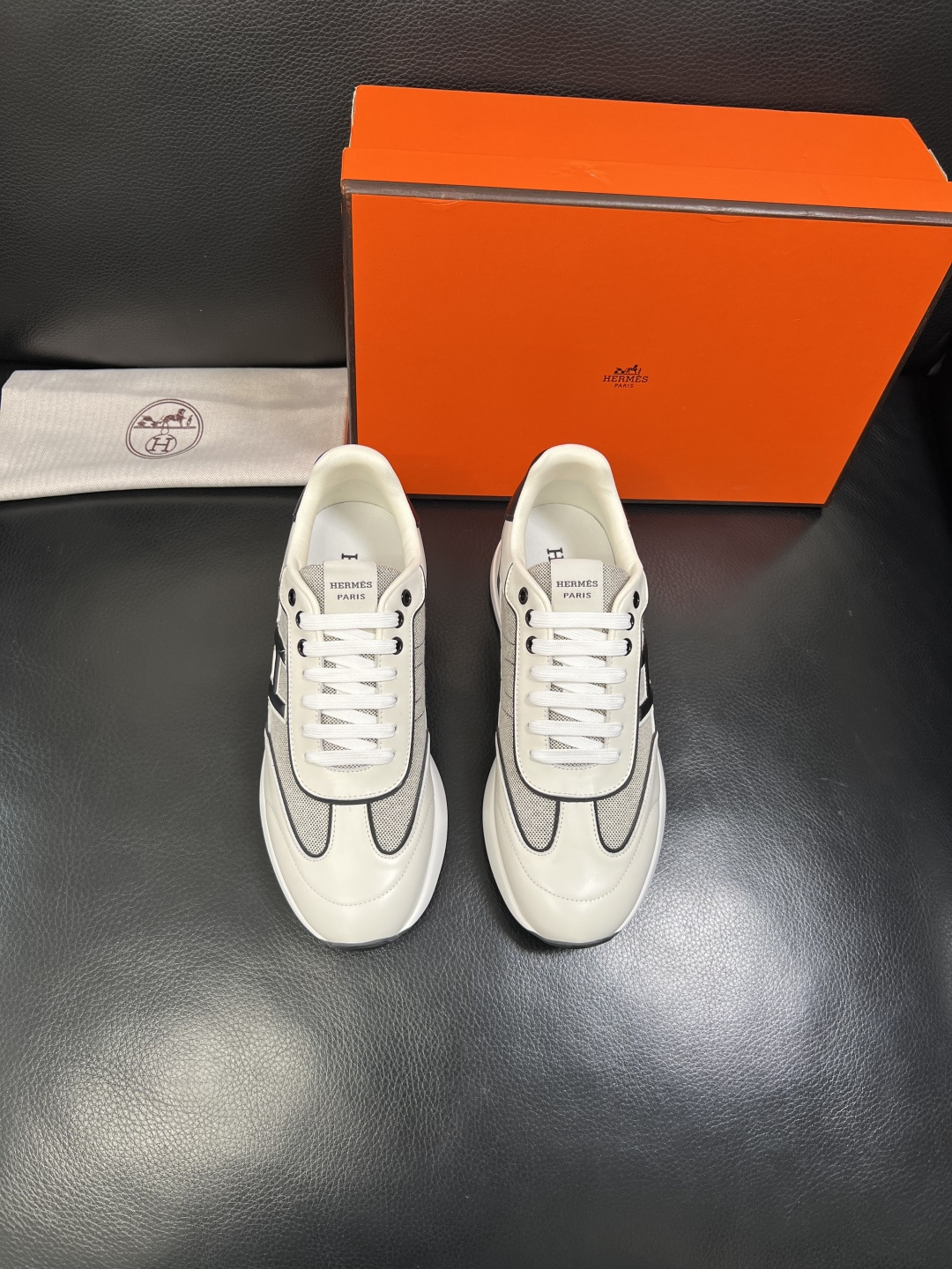 Hermes 高品质 顶级工艺品 爱马仕 专柜同步发售原厂配置，意大利进口原版牛皮面料，高品质拼接工艺，