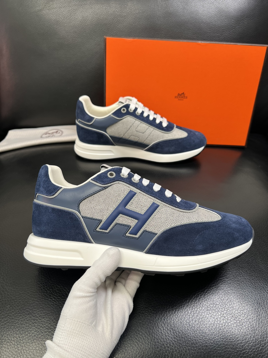 Hermes 高品质 顶级工艺品 爱马仕 专柜同步发售原厂配置，意大利进口原版牛皮面料，高品质拼接工艺，