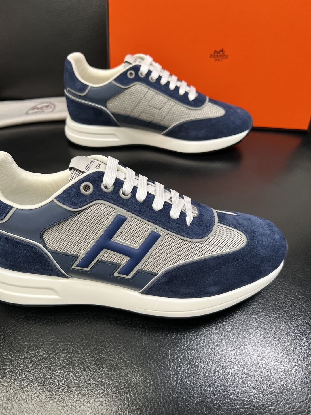 Hermes 高品质 顶级工艺品 爱马仕 专柜同步发售原厂配置，意大利进口原版牛皮面料，高品质拼接工艺，