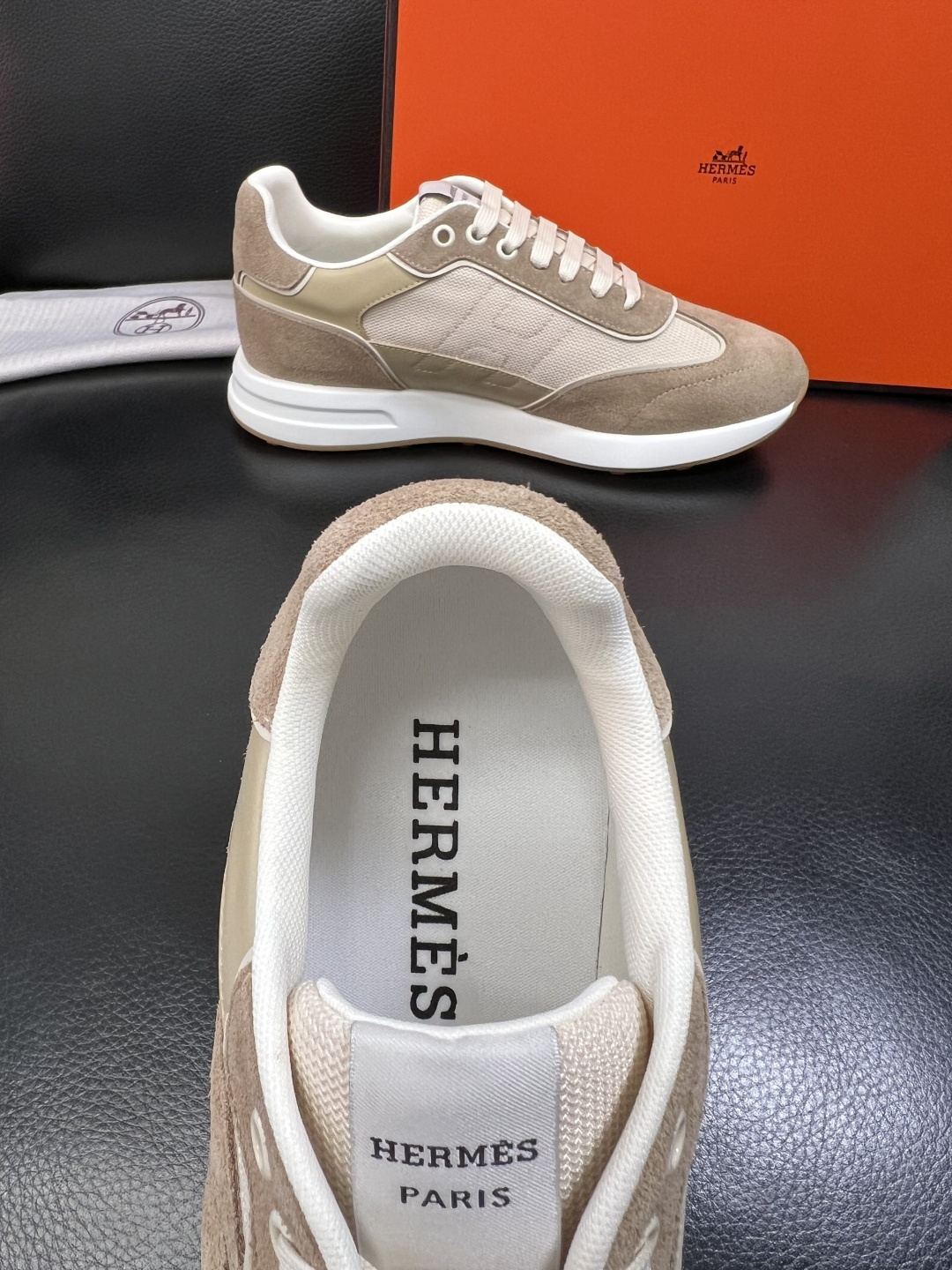 Hermes 高品质 顶级工艺品 爱马仕 专柜同步发售原厂配置，意大利进口原版牛皮面料，高品质拼接工艺，