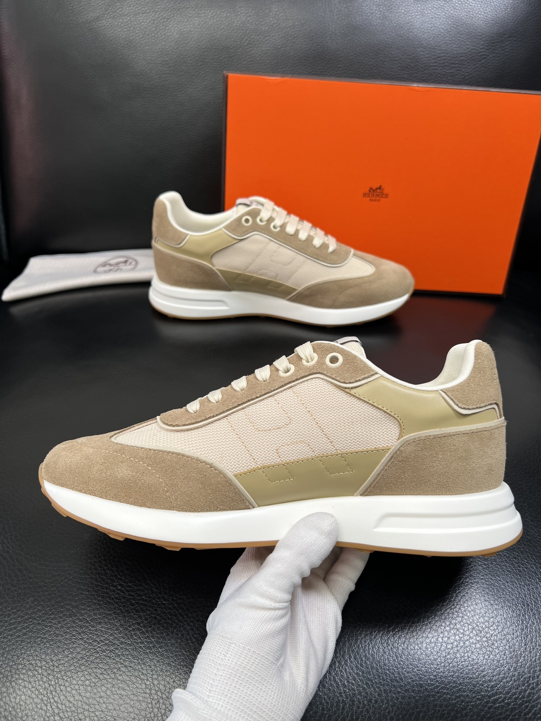 Hermes 高品质 顶级工艺品 爱马仕 专柜同步发售原厂配置，意大利进口原版牛皮面料，高品质拼接工艺，