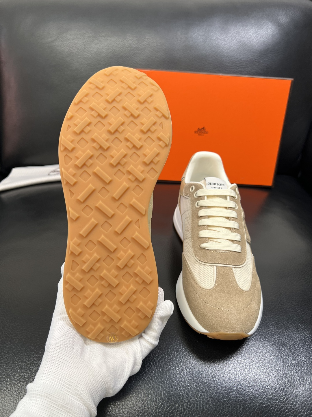 Hermes 高品质 顶级工艺品 爱马仕 专柜同步发售原厂配置，意大利进口原版牛皮面料，高品质拼接工艺，