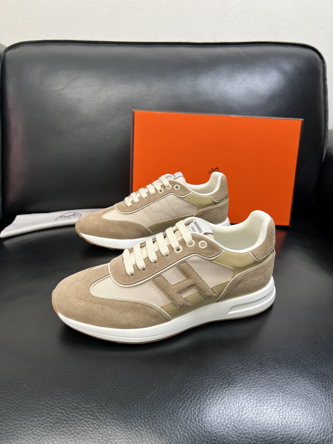Hermes 高品质 顶级工艺品 爱马仕 专柜同步发售原厂配置，意大利进口原版牛皮面料，高品质拼接工艺，