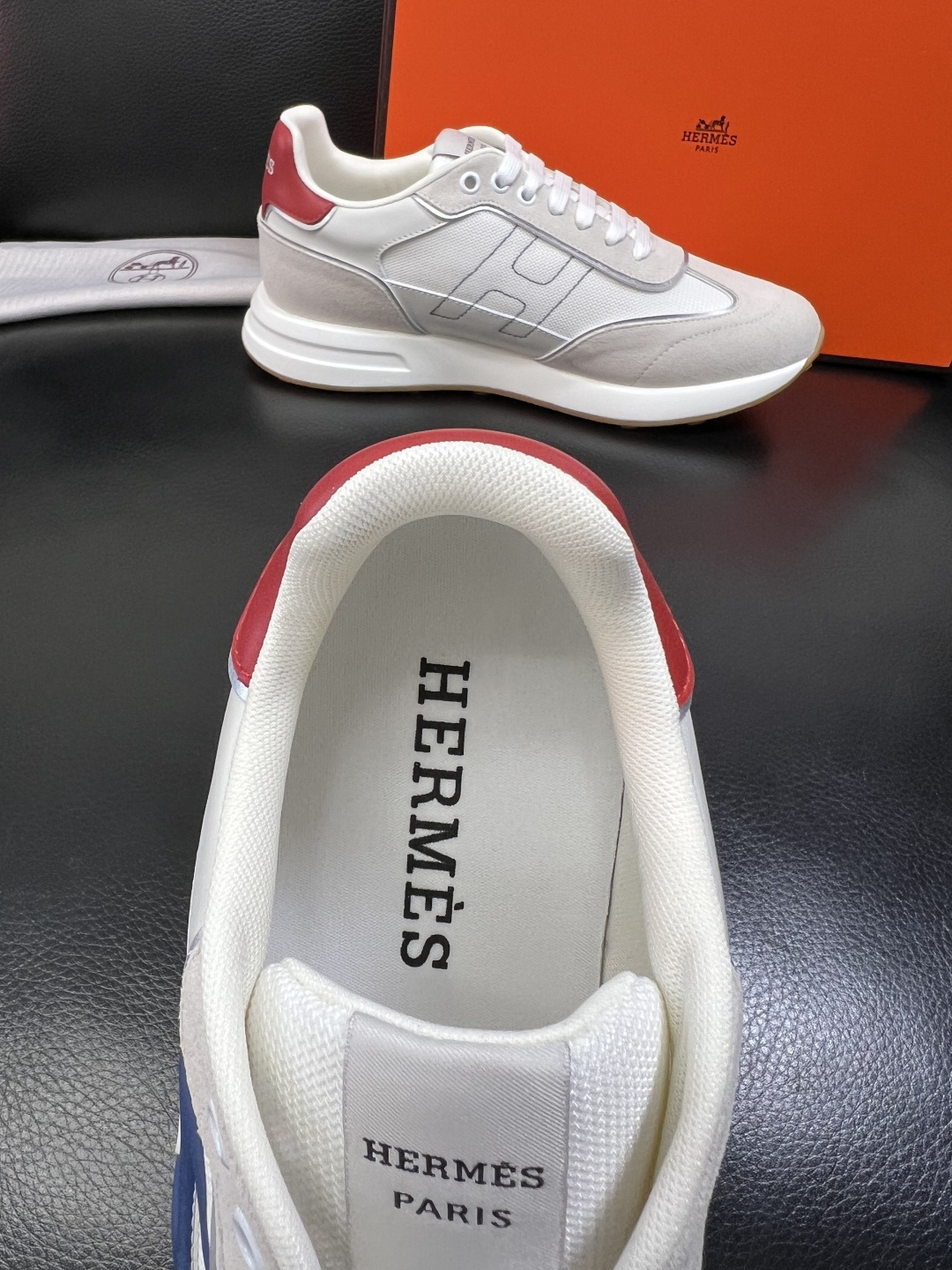 Hermes 高品质 顶级工艺品 爱马仕 专柜同步发售原厂配置，意大利进口原版牛皮面料，高品质拼接工艺，