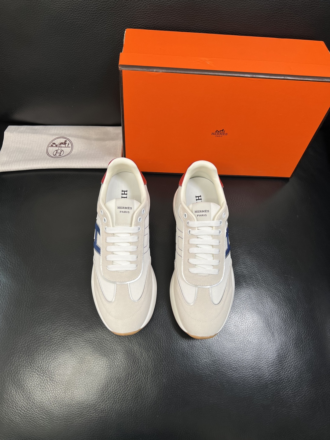 Hermes 高品质 顶级工艺品 爱马仕 专柜同步发售原厂配置，意大利进口原版牛皮面料，高品质拼接工艺，