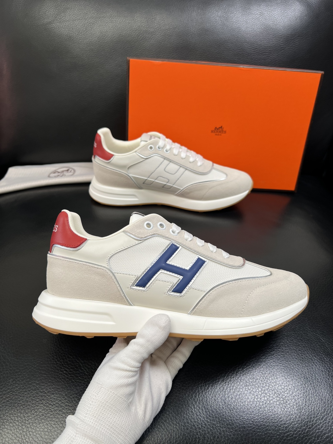 Hermes 高品质 顶级工艺品 爱马仕 专柜同步发售原厂配置，意大利进口原版牛皮面料，高品质拼接工艺，