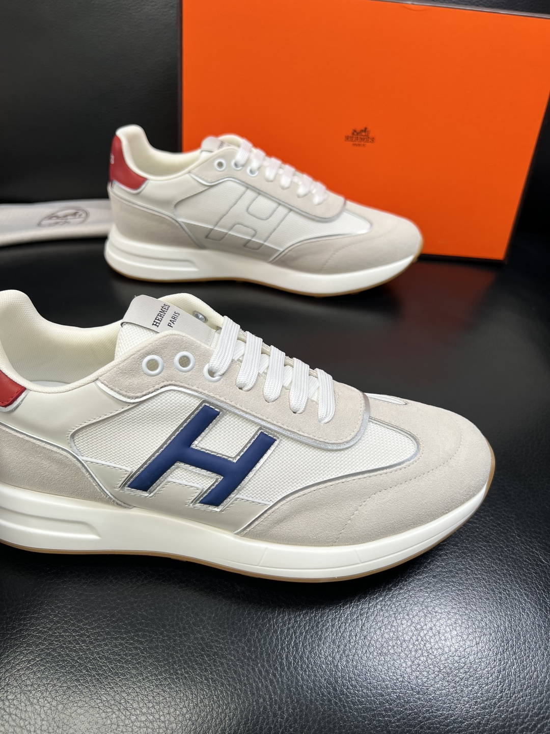 Hermes 高品质 顶级工艺品 爱马仕 专柜同步发售原厂配置，意大利进口原版牛皮面料，高品质拼接工艺，