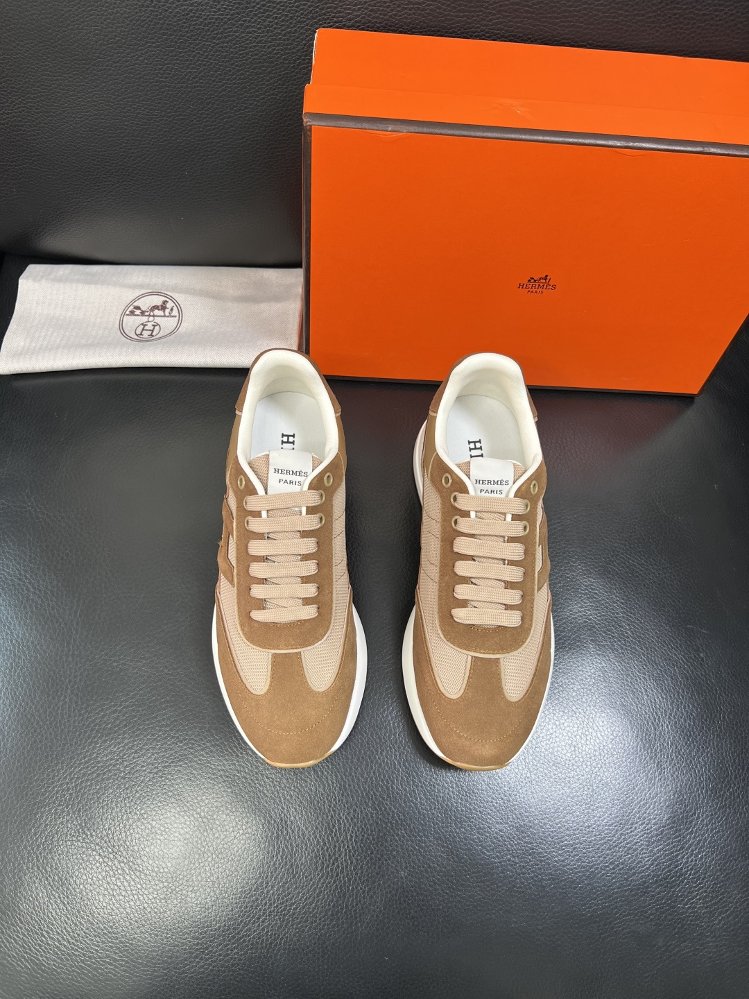 Hermes 高品质 顶级工艺品 爱马仕 专柜同步发售原厂配置，意大利进口原版牛皮面料，高品质拼接工艺，