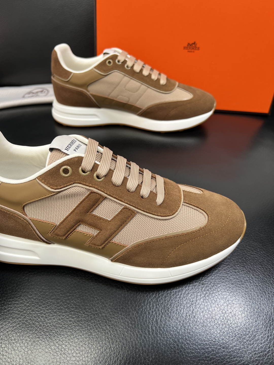 Hermes 高品质 顶级工艺品 爱马仕 专柜同步发售原厂配置，意大利进口原版牛皮面料，高品质拼接工艺，