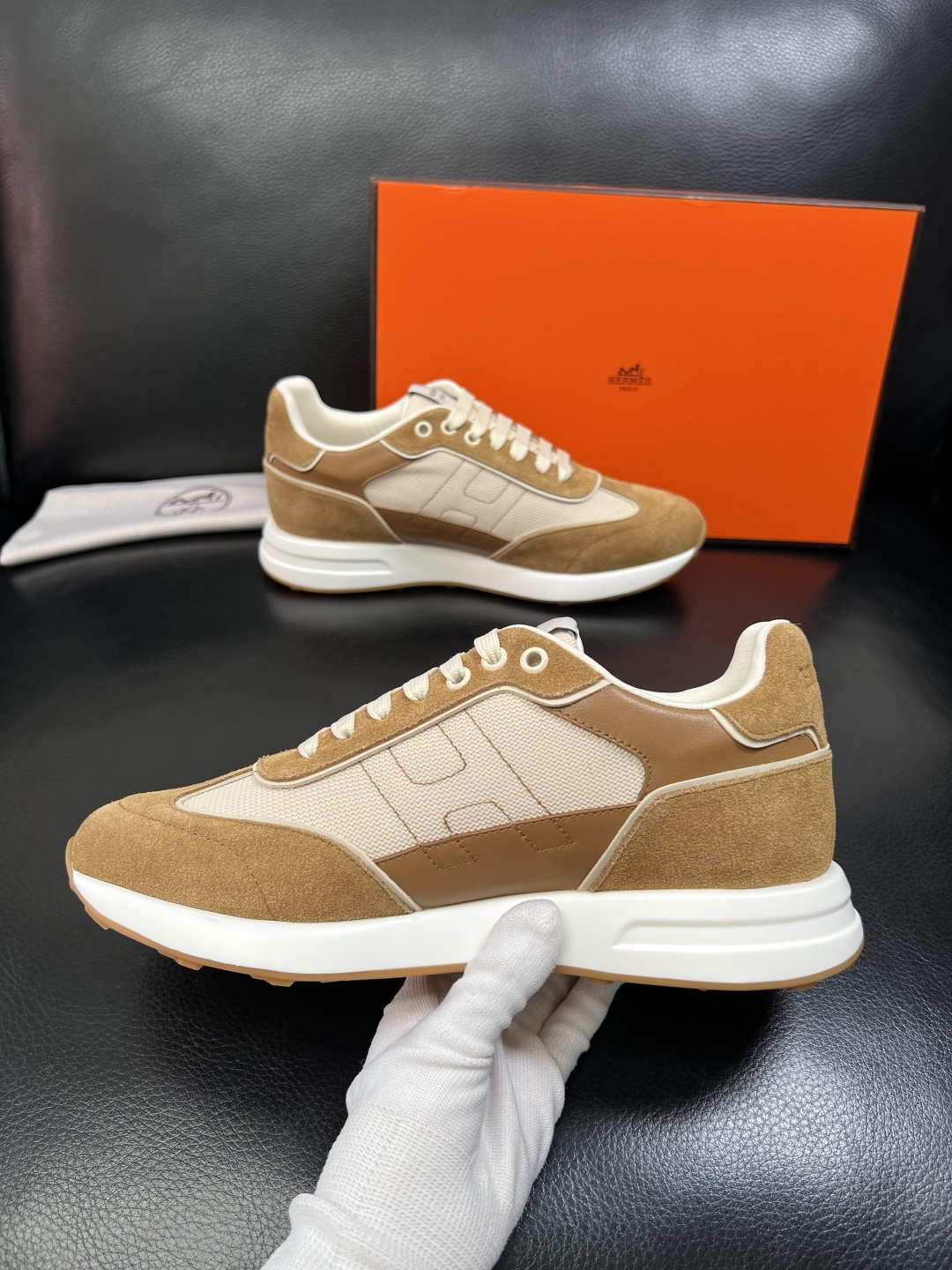 Hermes 高品质 顶级工艺品 爱马仕 专柜同步发售原厂配置，意大利进口原版牛皮面料，高品质拼接工艺，