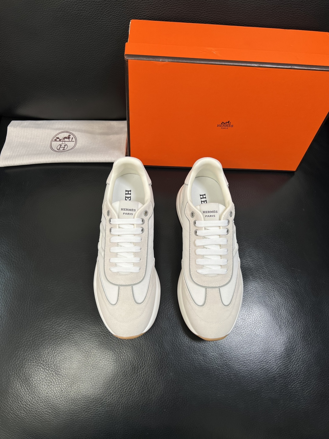 Hermes 高品质 顶级工艺品 爱马仕 专柜同步发售原厂配置，意大利进口原版牛皮面料，高品质拼接工艺，