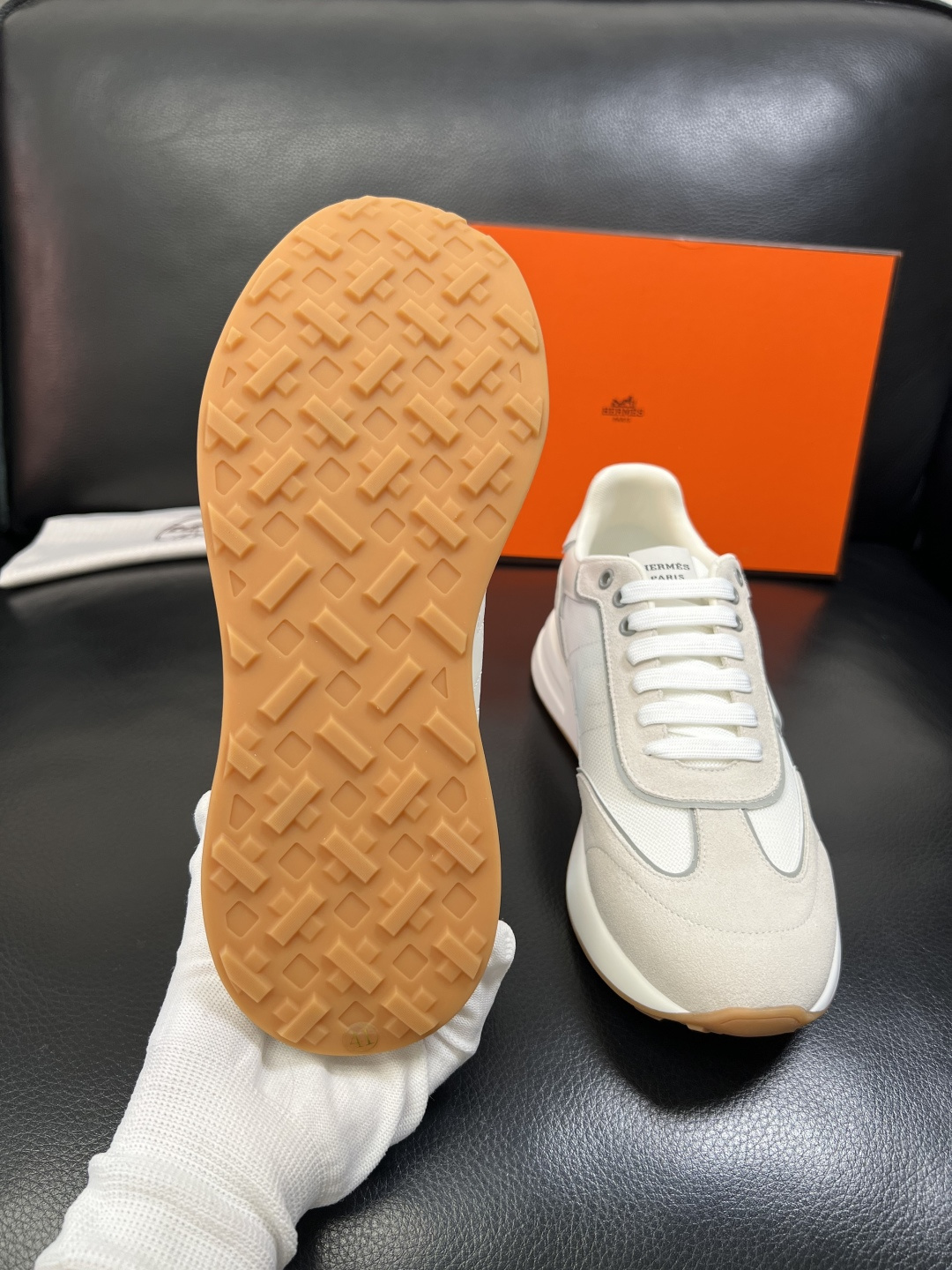 Hermes 高品质 顶级工艺品 爱马仕 专柜同步发售原厂配置，意大利进口原版牛皮面料，高品质拼接工艺，