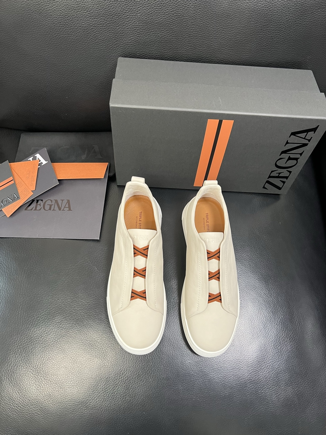 Zegna 高品质 顶级工艺品 杰尼亚 专柜新款原厂配置，意大利进口牛皮面料，进口牛里垫，透气舒适，鞋底