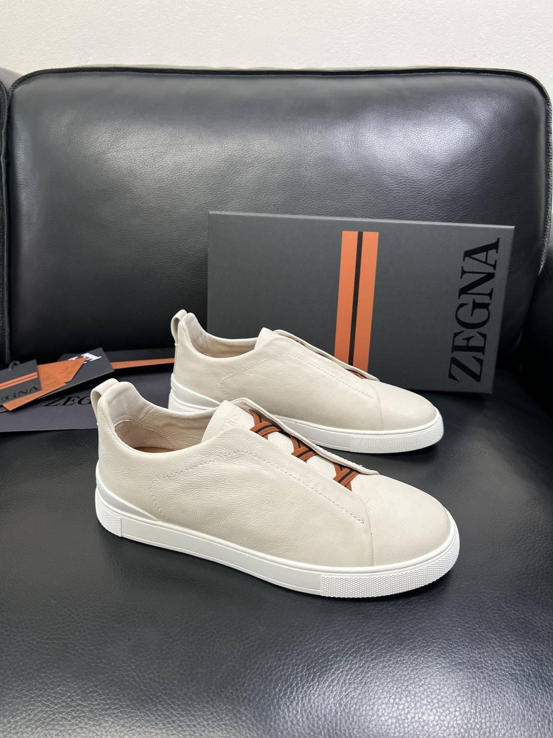 Zegna 高品质 顶级工艺品 杰尼亚 专柜新款原厂配置，意大利进口牛皮面料，进口牛里垫，透气舒适，鞋底