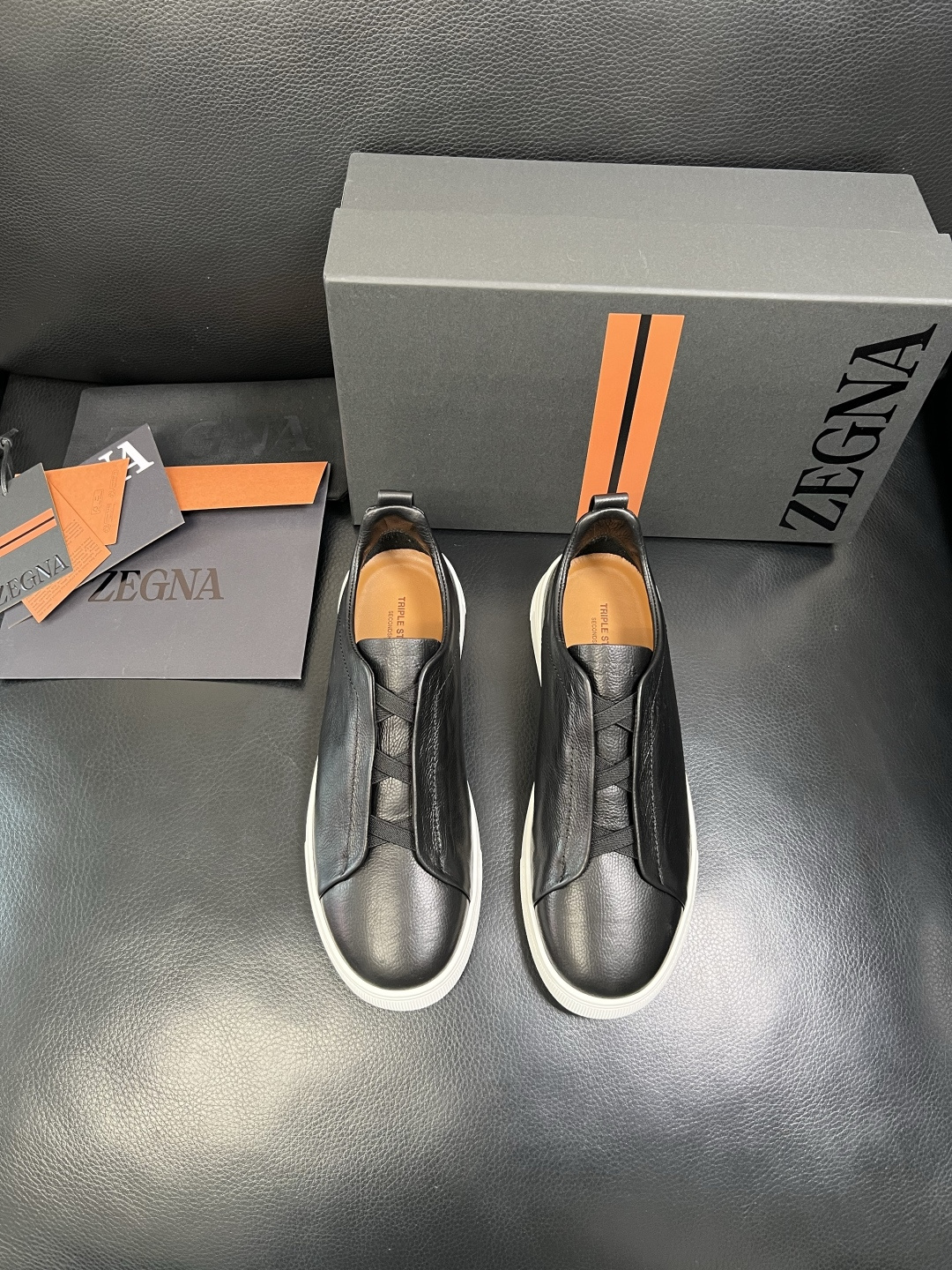 Zegna 高品质 顶级工艺品 杰尼亚 专柜新款原厂配置，意大利进口牛皮面料，进口牛里垫，透气舒适，鞋底