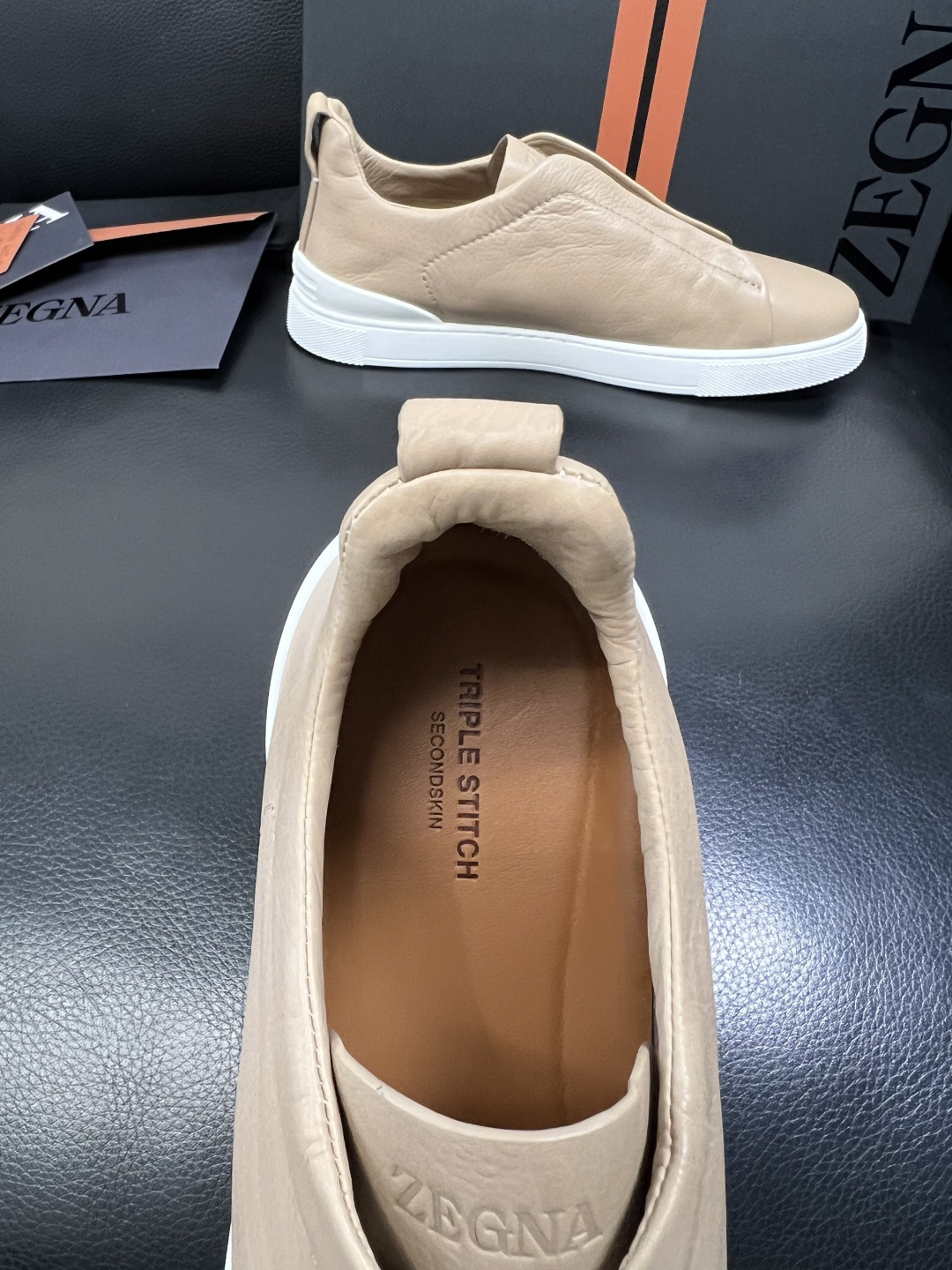 Zegna 高品质 顶级工艺品 杰尼亚 专柜新款原厂配置，意大利进口牛皮面料，进口牛里垫，透气舒适，鞋底