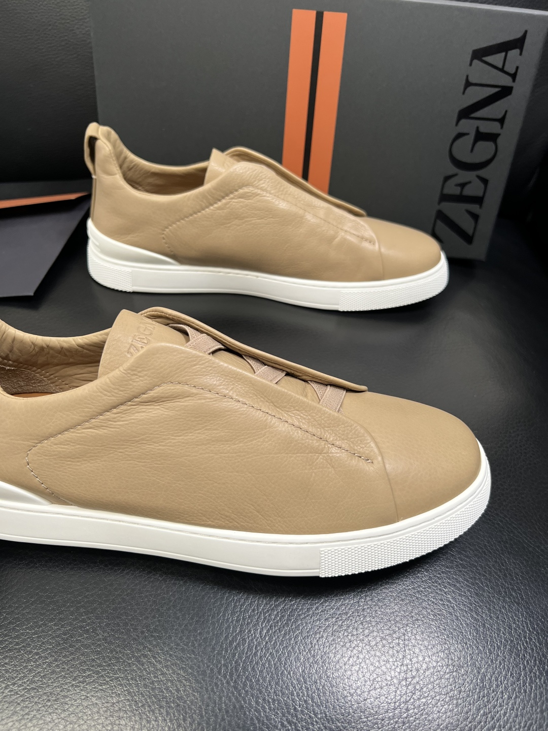 Zegna 高品质 顶级工艺品 杰尼亚 专柜新款原厂配置，意大利进口牛皮面料，进口牛里垫，透气舒适，鞋底