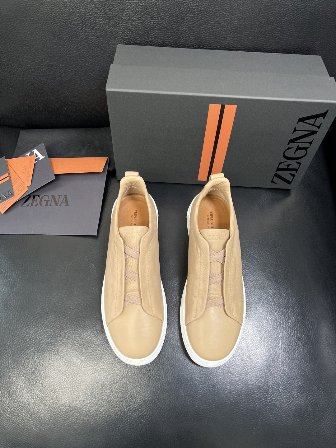 Zegna 高品质 顶级工艺品 杰尼亚 专柜新款原厂配置，意大利进口牛皮面料，进口牛里垫，透气舒适，鞋底