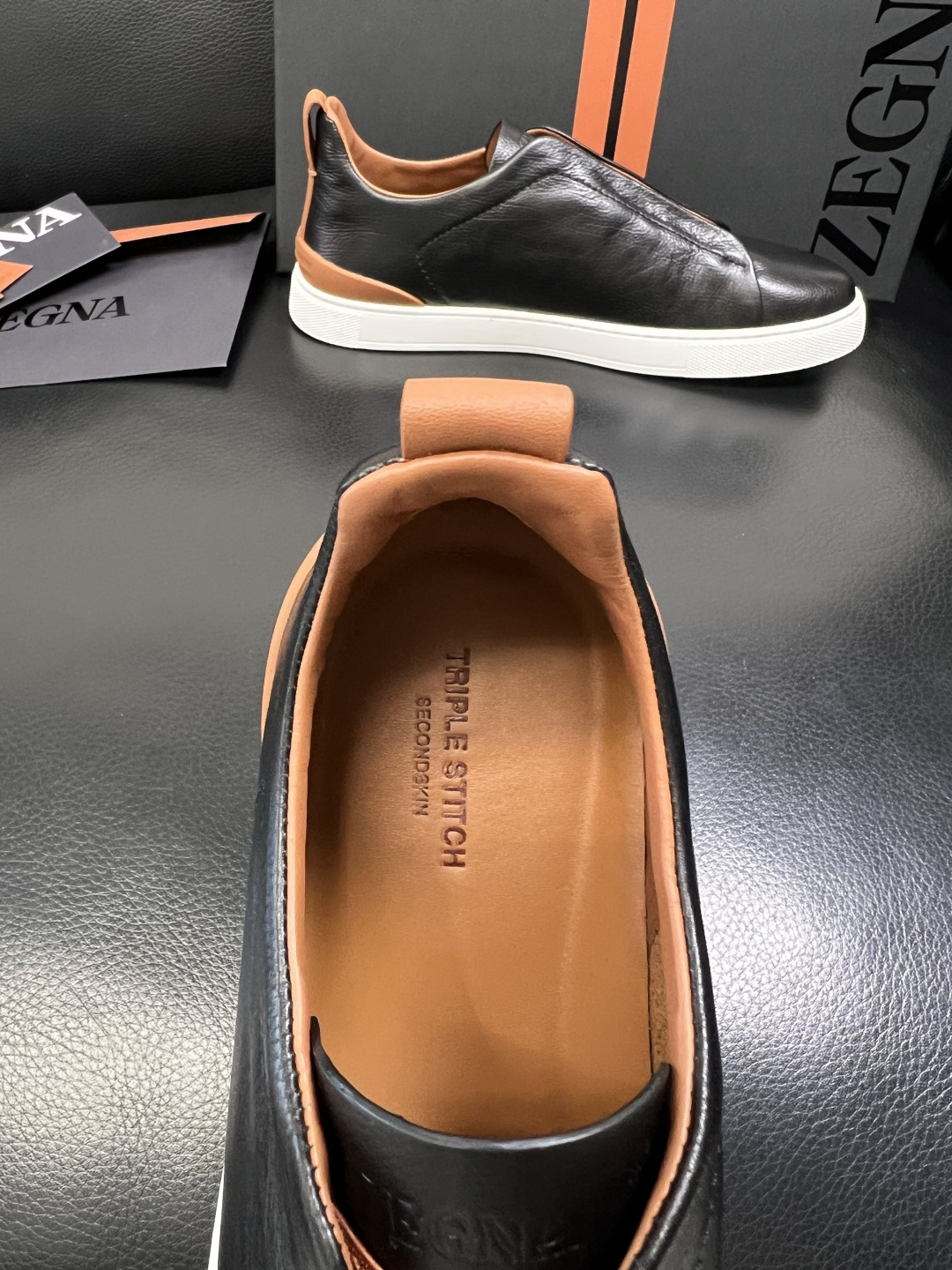 Zegna 高品质 顶级工艺品 杰尼亚 专柜新款原厂配置，意大利进口牛皮面料，进口牛里垫，透气舒适，鞋底