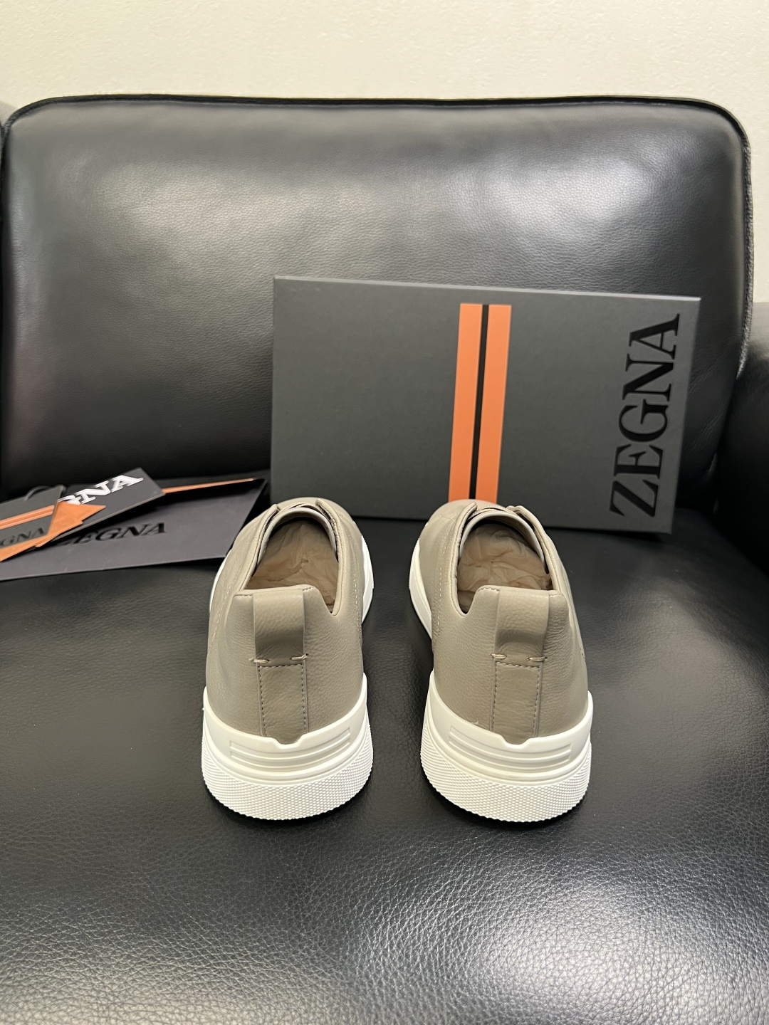 Zegna 高品质 顶级工艺品 杰尼亚 专柜新款原厂配置，意大利进口牛皮面料，进口牛里垫，透气舒适，鞋底